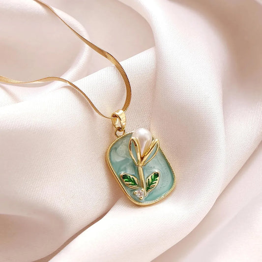 Green tulip charm Enamel Pendant Necklace For Women