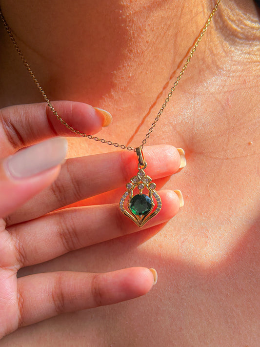Emerald droplet dew 18k Gold Plated Pendant